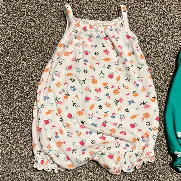 LIKE NEW super soft baby girl 3M Carter's Floral rompers set! - Picture 2 of 3